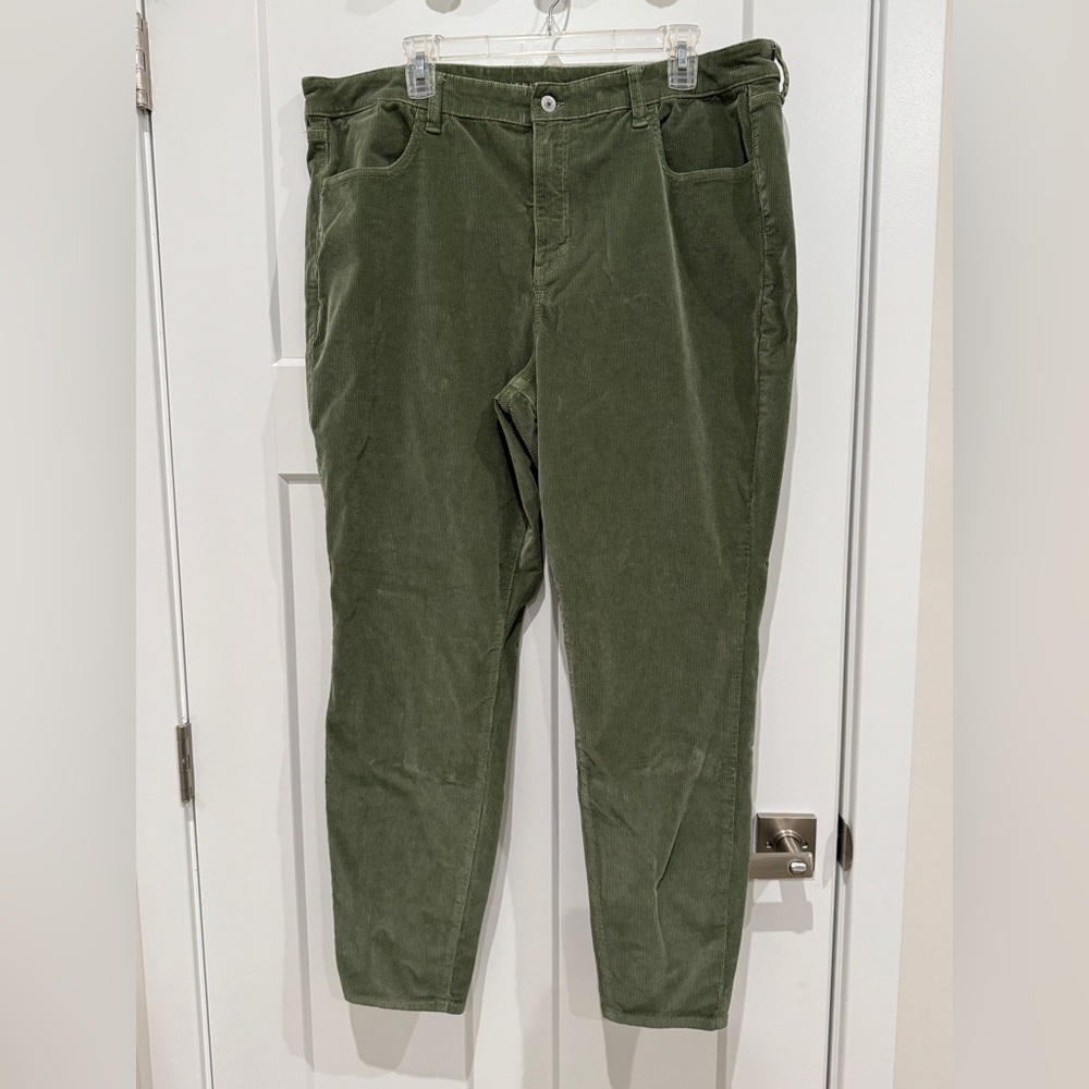 American Eagle Women's Corduroy Pants (Size 20R)